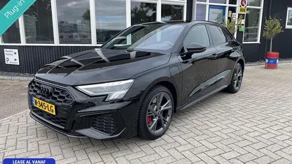 Zwart Gebruikt 2021 Audi A3 Sportback e-tron Competition Hatchback | € 29.649 (Eerlijke prijs)