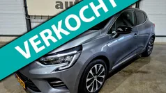 Grijs Gebruikt 2023 Renault Clio V Intens Hatchback | € 18.950 (Goede deal)