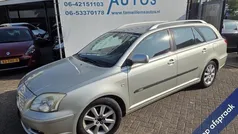 Gebruikt 2005 Toyota Avensis Luna Stationwagen | € 3.993 (Eerlijke prijs)