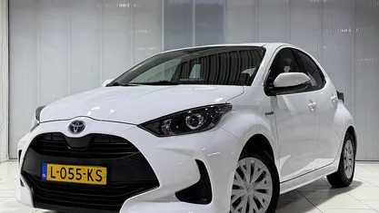 Wit Occasion 2021 Toyota Yaris Hybrid Comfort Hatchback | € 20.049 (Eerlijke prijs)