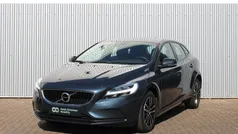 Blauw, metallic lak Gebruikt 2019 Volvo V40 Stationwagen | € 18.950 (Eerlijke prijs)