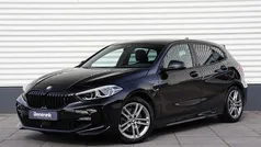 Gebruikt 2022 BMW 118 Shadowline Hatchback | € 26.950 (Eerlijke prijs)