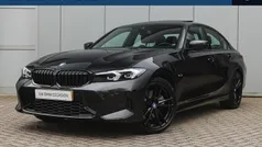 Saphirschwarz Gebruikt 2023 BMW 330e Executive Sedan | € 44.950 (Eerlijke prijs)