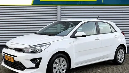 Wit Gebruikt 2023 Kia Rio Comfort Hatchback | € 16.235 (Super prijs)