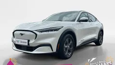 Star white (licht wit) Gebruikt 2023 Ford Mustang Mach-E SUV | € 33.940 (Eerlijke prijs)