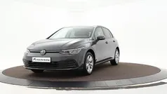 Gebruikt 2023 VW Golf VIII Life Hatchback | € 24.940 (Eerlijke prijs)