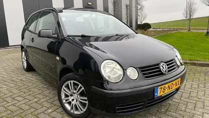 Zwart Gebruikt 2003 VW Polo Comfortline Hatchback | € 1.950 (Eerlijke prijs)