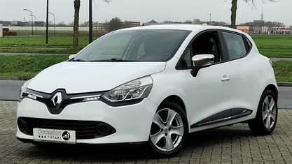 Wit Occasion 2015 Renault Clio IV Expression Hatchback | € 9.950 (Eerlijke prijs)