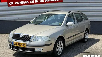 Beige Gebruikt 2005 Skoda Octavia Ambiente Stationwagen | € 1.199 (Eerlijke prijs)