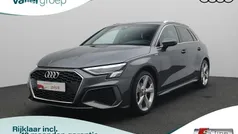Grijs Gebruikt 2023 Audi A3 Sportback Advanced Hatchback | € 31.450 (Eerlijke prijs)