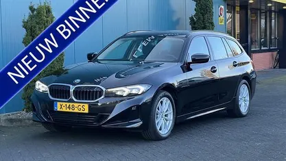 Occasion 2023 BMW 318 Basis Stationwagen | € 29.850 (Super prijs)