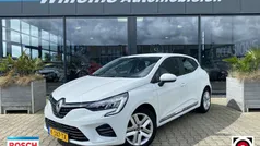 Wit Gebruikt 2021 Renault Clio V Business Hatchback | € 12.300 (Eerlijke prijs)