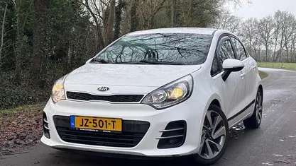 Wit Gebruikt 2016 Kia Rio Hatchback | € 5.950 (Eerlijke prijs)