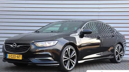 Zwart Gebruikt 2020 Opel Insignia OPC Hatchback | € 22.895 (Eerlijke prijs)