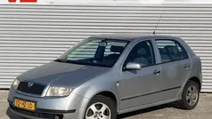 Grijs Gebruikt 2002 Skoda Fabia Comfort Hatchback | € 1.748 (Eerlijke prijs)