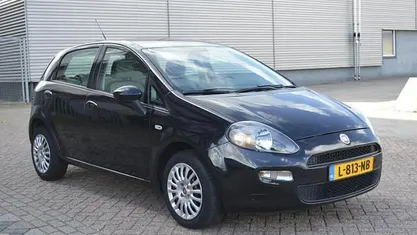 Zwart Occasion 2012 Fiat Punto Evo Pop Hatchback | € 4.249 (Eerlijke prijs)