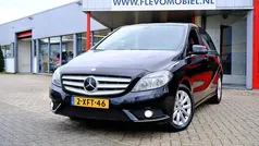 Zwart Gebruikt 2012 Mercedes B180 Ambition MPV | € 10.950 (Goede deal)