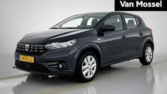 Grijs Gebruikt 2021 Dacia Sandero Essentiel Hatchback | € 10.940 (Goede deal)