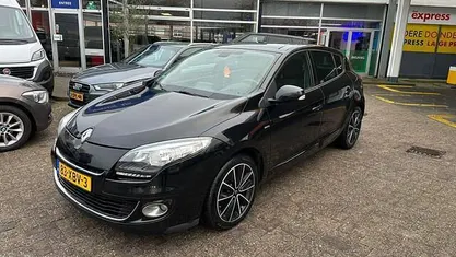 Zwart Gebruikt 2012 Renault Mégane III Bose Edition Hatchback | € 3.450 (Eerlijke prijs)