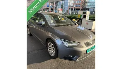 Grijs Gebruikt 2016 Seat Leon CONNECT Hatchback | € 6.900 (Goede deal)