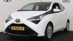 Gebruikt 2019 Toyota Aygo X-play Hatchback | € 11.745 (Eerlijke prijs)