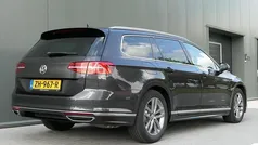 Grijs Gebruikt 2019 VW Passat Highline Stationwagen | € 18.940 (Eerlijke prijs)