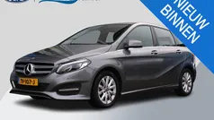 Grijs Gebruikt 2018 Mercedes B180 Ambition MPV | € 17.900 (Eerlijke prijs)