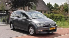 Grijs Gebruikt 2017 VW Touran Highline MPV | € 18.490 (Eerlijke prijs)