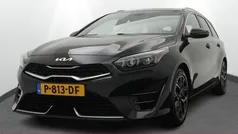 Zwart, metallic lak Gebruikt 2022 Kia Ceed Sportswagon GT-Line Stationwagen | € 20.450 (Goede deal)
