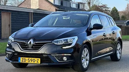 Occasion Renault Mégane GrandTour LIMITED 140 PK (102 kW) 2018 Zwart Stationwagen