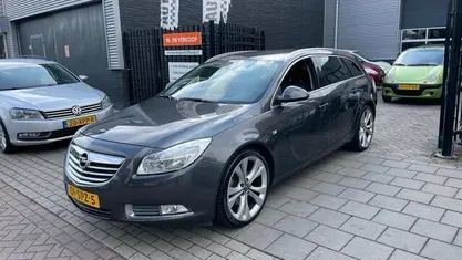 Occasion Opel Insignia Cosmo 140 PK (102 kW) 2011 Grijs, metallic lak Stationwagen