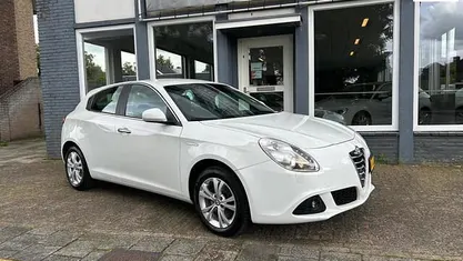 Occasion Alfa Romeo Giulietta Distinctive 170 PK (125 kW) 2013 Wit Hatchback