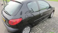 Zwart Gebruikt 2003 Peugeot 206 Hatchback | € 1.150 (Eerlijke prijs)