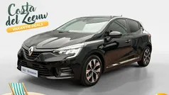 Gebruikt 2023 Renault Clio V Evolution Hatchback | € 16.440 (Eerlijke prijs)