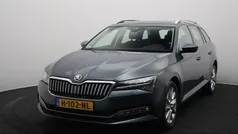 Grijs (metallic) Gebruikt 2020 Skoda Superb Business Line Stationwagen | € 25.950 (Eerlijke prijs)
