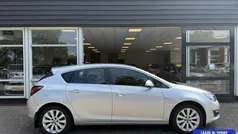 Grijs Gebruikt 2015 Opel Astra Edition Hatchback | € 8.999 (Eerlijke prijs)