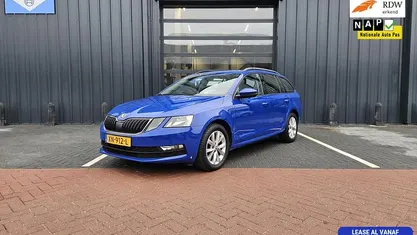 Blauw Gebruikt 2019 Skoda Octavia Business Line Stationwagen | € 13.950 (Eerlijke prijs)