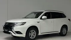 Wit Gebruikt 2020 Mitsubishi Outlander P-HEV SUV | € 23.695 (Eerlijke prijs)