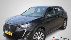 Zwart Gebruikt 2021 Peugeot 2008 SUV | € 15.995 (Goede deal)