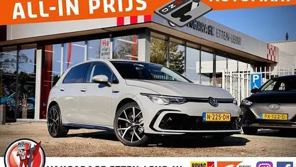 Gebruikt 2021 VW Golf VIII R-line Hatchback | € 25.985 (Eerlijke prijs)