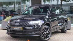 Zwart Gebruikt 2021 Skoda Karoq SportLine SUV | € 30.900 (Eerlijke prijs)
