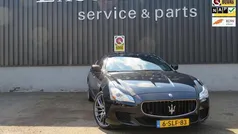 Zwart, metallic lak Gebruikt 2013 Maserati Quattroporte Sedan | € 49.500 (Eerlijke prijs)