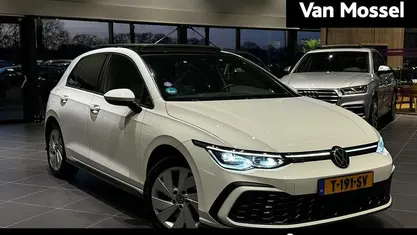 Wit Occasion 2024 VW Golf VIII GTE Hatchback | € 23.900 (Goede deal)