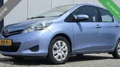 Blauw Gebruikt 2012 Toyota Yaris Hatchback | € 6.900 (Eerlijke prijs)