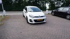 Wit Gebruikt 2016 Kia Rio Hatchback | € 8.744 (Eerlijke prijs)