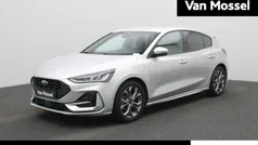 Grijs Gebruikt 2023 Ford Focus ST-Line Hatchback | € 24.945 (Goede deal)