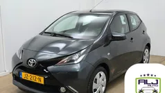 Hatchback Gebruikt 2016 Toyota Aygo X-play Hatchback | € 9.279 (Eerlijke prijs)