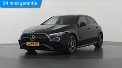 Zwart Gebruikt 2023 Mercedes A180 AMG line Hatchback | € 31.850 (Eerlijke prijs)