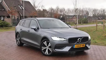 Occasion Volvo V60 Momentum 2020 Grijs Stationwagen