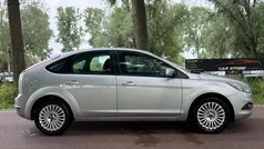 Grijs, metallic lak Gebruikt 2010 Ford Focus Titanium Hatchback | € 2.499 (Goede deal)